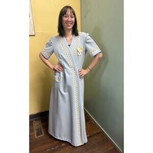 Vintage 60s/70s Mimo Baby Blue Textured Polyester Robe From Spain